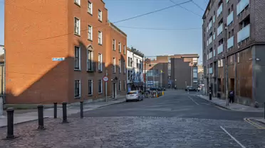 HENRIETTA PLACE AND HENRIETTA STREET [FIRST DAY USING MY FUJI GFX100RF]-250223-1