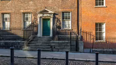 HENRIETTA PLACE AND HENRIETTA STREET [FIRST DAY USING MY FUJI GFX100RF]-250225-1