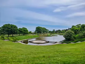 BLACKROCK PARK AMPHITHEATRE [MANY CLAIM THAT BOB GELDOF AND THE BOOMTOWN RATS PERFORMED HERE]-251698-1