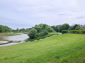 BLACKROCK PARK AMPHITHEATRE [MANY CLAIM THAT BOB GELDOF AND THE BOOMTOWN RATS PERFORMED HERE]-251701-1