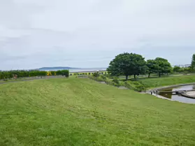 BLACKROCK PARK AMPHITHEATRE [MANY CLAIM THAT BOB GELDOF AND THE BOOMTOWN RATS PERFORMED HERE]-251703-1