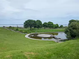 BLACKROCK PARK AMPHITHEATRE [MANY CLAIM THAT BOB GELDOF AND THE BOOMTOWN RATS PERFORMED HERE]-251705-1