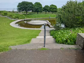 BLACKROCK PARK AMPHITHEATRE [MANY CLAIM THAT BOB GELDOF AND THE BOOMTOWN RATS PERFORMED HERE]-251706-1