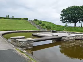 BLACKROCK PARK AMPHITHEATRE [MANY CLAIM THAT BOB GELDOF AND THE BOOMTOWN RATS PERFORMED HERE]-251709-1