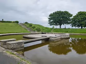 BLACKROCK PARK AMPHITHEATRE [MANY CLAIM THAT BOB GELDOF AND THE BOOMTOWN RATS PERFORMED HERE]-251710-1