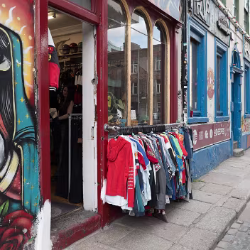 FIRST DAY USING A LEICA Q3 The Leica Q series has carved out a distinctive niche within the premium compact camera market. The introduction of the...