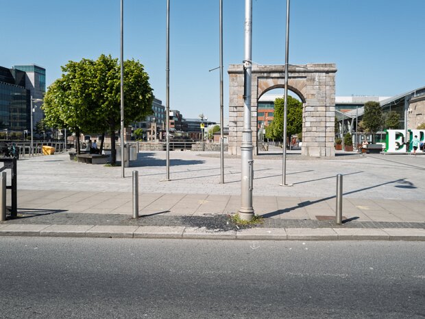 RELOCATED ARCH There is a notable Triumphal Arch located at the western end of George's Dock, near the entrance to the CHQ Building...