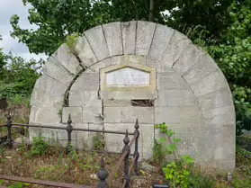 ST ELIZABETH'S OLD CHURCH IN DUNDONALD [THIS TIME I MANAGED TO GAIN ACCESS TO THE CHURCHYARD]-251759-1