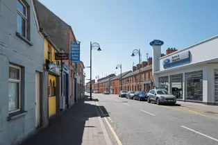 FORD CARS ARE AVAILABLE IN IRELAND [BYRNE AND MAGUIRE FORD DEALERSHIP IN DUNDALK]-251394-1