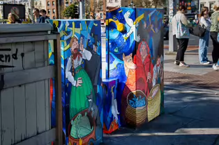 PAINT-A-BOX STREET ART [MOLLY MALONE AT O'CONNELL BRIDGE IN DUBLIN]-249172-1