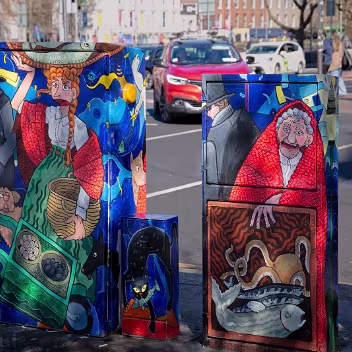 MOLLY MALONE New artwork ‘Molly Malone’ by street artist, painter & cartoonist Hugh Madden Art Artwork located at O’Connell Bridge,...