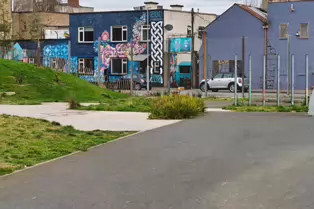 BRIDGEFOOT STREET PARK AND NEARBY [ISLAND STREET AND BRIDGEFOOT STREET]-250173-1