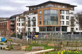 BRIDGEFOOT STREET PARK AND NEARBY [ISLAND STREET AND BRIDGEFOOT STREET]-250177-1