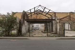 BRIDGEFOOT STREET PARK AND NEARBY [ISLAND STREET AND BRIDGEFOOT STREET]-250181-1