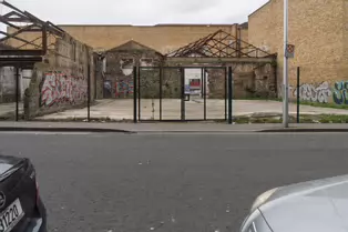 BRIDGEFOOT STREET PARK AND NEARBY [ISLAND STREET AND BRIDGEFOOT STREET]-250183-1