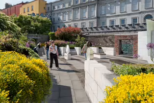 THE GARDA MEMORIAL GARDEN [LOCATED WITHIN THE DUBHLINN GARDENS AT DUBLIN CASTLE]-251243-1
