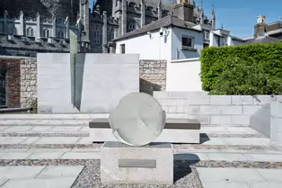 THE GARDA MEMORIAL GARDEN [LOCATED WITHIN THE DUBHLINN GARDENS AT DUBLIN CASTLE]-251259-1