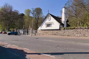 THE ISLANDBRIDGE GATE LODGE [PHOENIX PARK]-249349-1