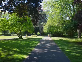 PALMERSTON PUBLIC PARK [IN THE DUBLIN SUBURB OF DARTRY]-251130-1