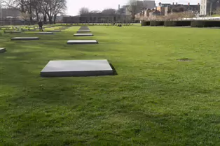 THE CROPPIES ACRE MEMORIAL PARK [AT THE MUSEUM LUAS TRAM STOP ON BENBURB STREET]-248750-1