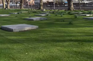 THE CROPPIES ACRE MEMORIAL PARK [AT THE MUSEUM LUAS TRAM STOP ON BENBURB STREET]-248756-1