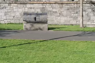 THE CROPPIES ACRE MEMORIAL PARK [AT THE MUSEUM LUAS TRAM STOP ON BENBURB STREET]-248771-1