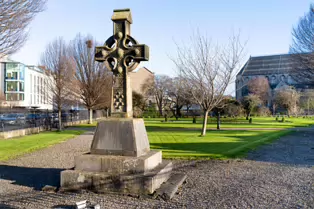 THE FOUR MASTERS MEMORIAL [FEATURING LARGE CELTIC CROSS BY JAMES CAHILL]-247504-1