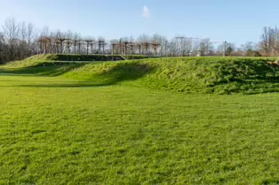 SANTRY DEMESNE PUBLIC PARK [THE PHOENIX FOLLY AND THE VIEWING AREA]-246935-1