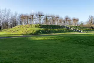 SANTRY DEMESNE PUBLIC PARK [THE PHOENIX FOLLY AND THE VIEWING AREA]-246936-1