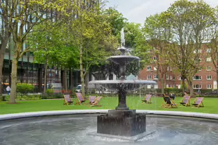 THE VERY OLD FOUNTAIN AT WILTON PARK [PHOTOGRAPHED APRIL 2025]-250110-1