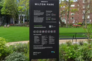 WILTON PARK AND NEARBY [ON THE NORTH BANK OF THE GRAND CANAL]-250126-1