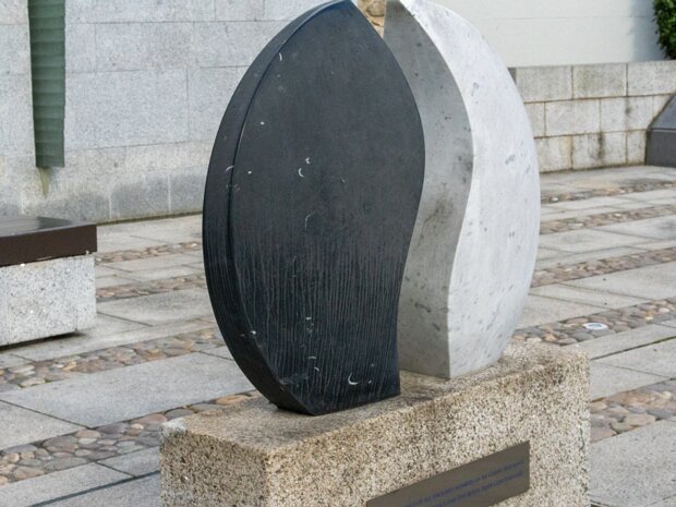DUBLIN CASTLE The gardens are situated on or near the site of the original "dubh linn" (black pool), from which Dublin derives its...