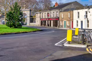 JOHN KAVANANAGH'S GRAVEDIGGERS PUB [AT PROSPECT SQUARE]-248343-1