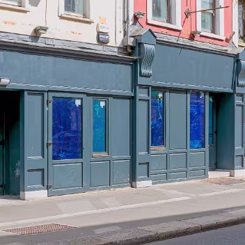 PUBS AND RESTAURANTS