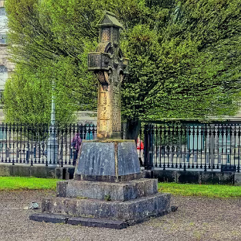 THE FOUR MASTERS MEMORIAL IN DUBLIN The park containing the Four Masters Memorial is owned by the Mater Misericordiae University Hospital. Interestingly,...