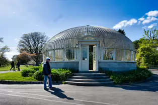 THE GLASSHOUSES IN THE BOTANIC GARDENS IN DUBLIN [3 MAY 2025]-250334-1