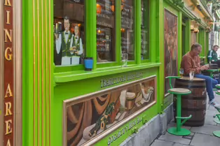 DIFFERENT VIEWS OF TEMPLE BAR [I USED A SONY FX30 WITH A ZEISS BATIS 25MM LENS]-249993-1