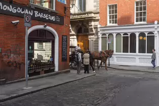 DIFFERENT VIEWS OF TEMPLE BAR [I USED A SONY FX30 WITH A ZEISS BATIS 25MM LENS]-250012-1