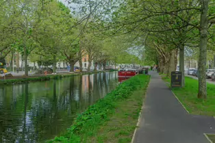 MESPIL ROAD [ON THE SOUTH BANK OF THE GRAND CANAL]-249963-1