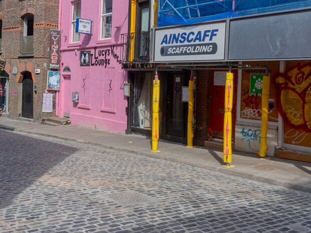 LUCYS VINTAGE LOUNGE Dublin's Temple Bar pulses with a unique energy, a vibrant, sometimes chaotic, blend of cobbled lanes, lively pubs , and...