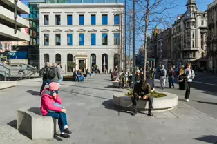 THE TREE OF GOLD AND THE CENTRAL PLAZA [DAME STREET SUNDAY 30 MARCH 2025]-248914-1
