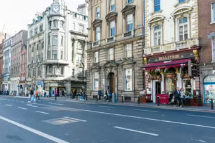 THE TREE OF GOLD AND THE CENTRAL PLAZA [DAME STREET SUNDAY 30 MARCH 2025]-248915-1