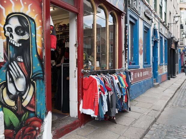FIRST DAY USING A LEICA Q3 The Leica Q series has carved out a distinctive niche within the premium compact camera market. The introduction of the...