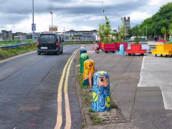 DUNNES MURAL GFX100RF Rather than remaining confined to vertical walls, the artwork was extended onto the horizontal surfaces along the...