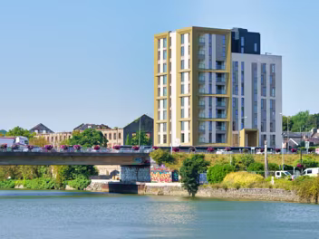 APARTMENT COMPLEX