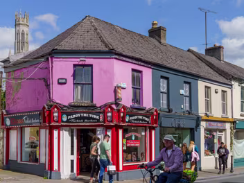 PADDY THE TURK The name "Paddy The Turk" for a Turkish barber shop in Carlow Town is amusing due to its playful juxtaposition of...