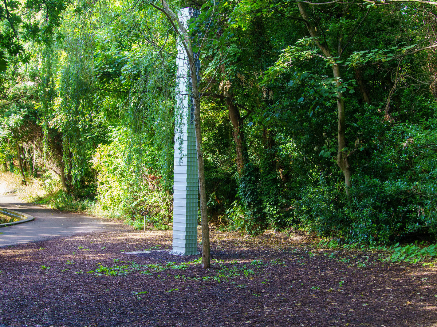 BUSHY A SCULPTURE BY CORBAN WALKER [LOCATED AT THE DUCK POND IN BUSHY PARK]-243826-1
