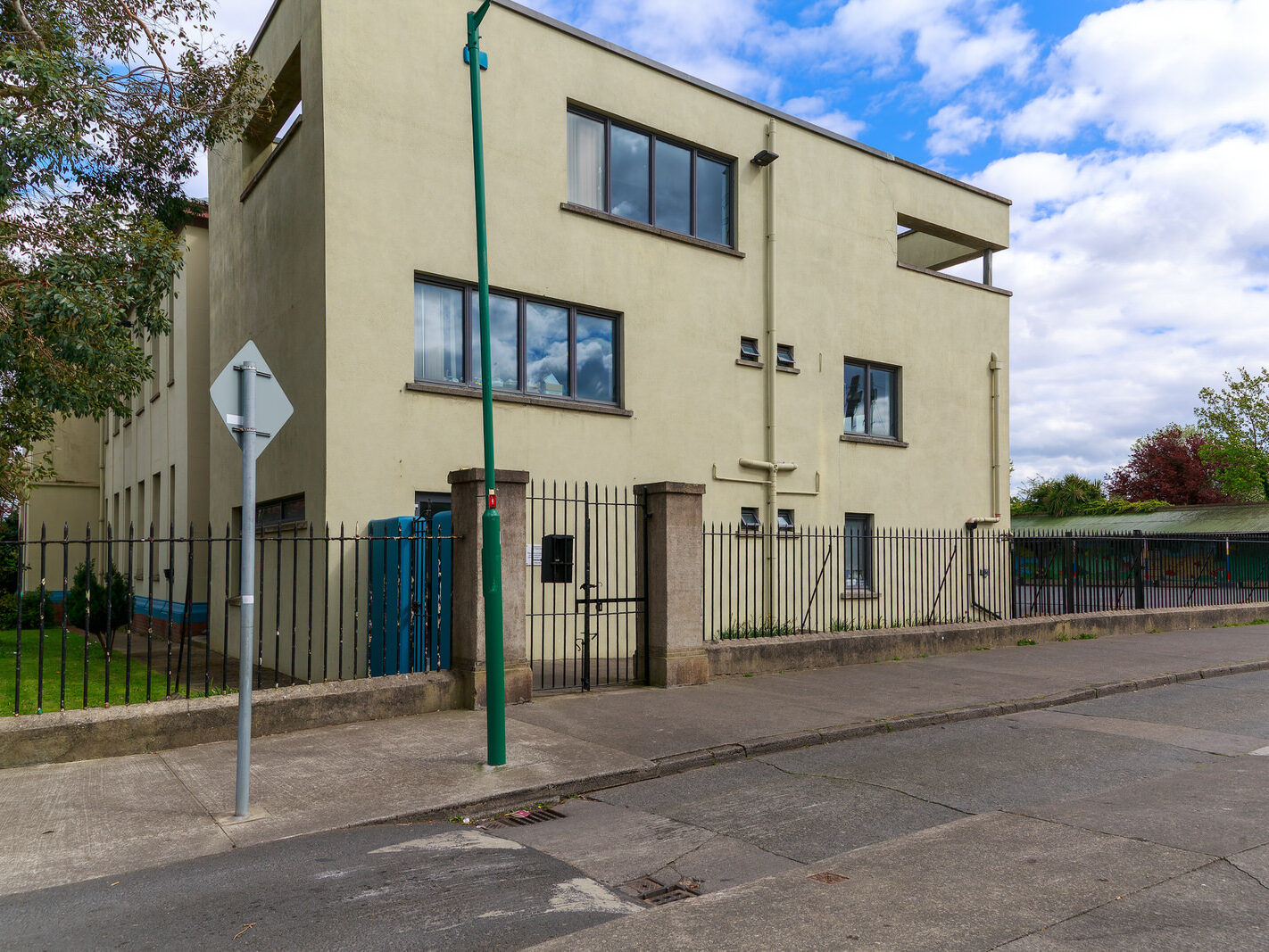 SCOIL TREASA NAOFA [O'DONOVAN ROAD - PETRIE ROAD DUBLIN 8]-249662-1