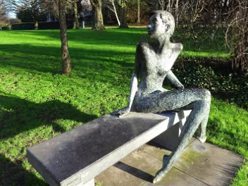 SCULPTURE AND OTHER FORMS OF ART ANOTHER SPARKLE BLOG - UNUSUAL BUT FAST