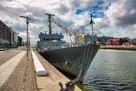 LÉ EMER [WAS THE ESCORT FOR THE SEA STALLION AS IT LEFT DUBLIN]-236289-1
